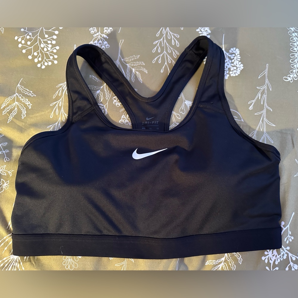 NIKE - Sports Bra